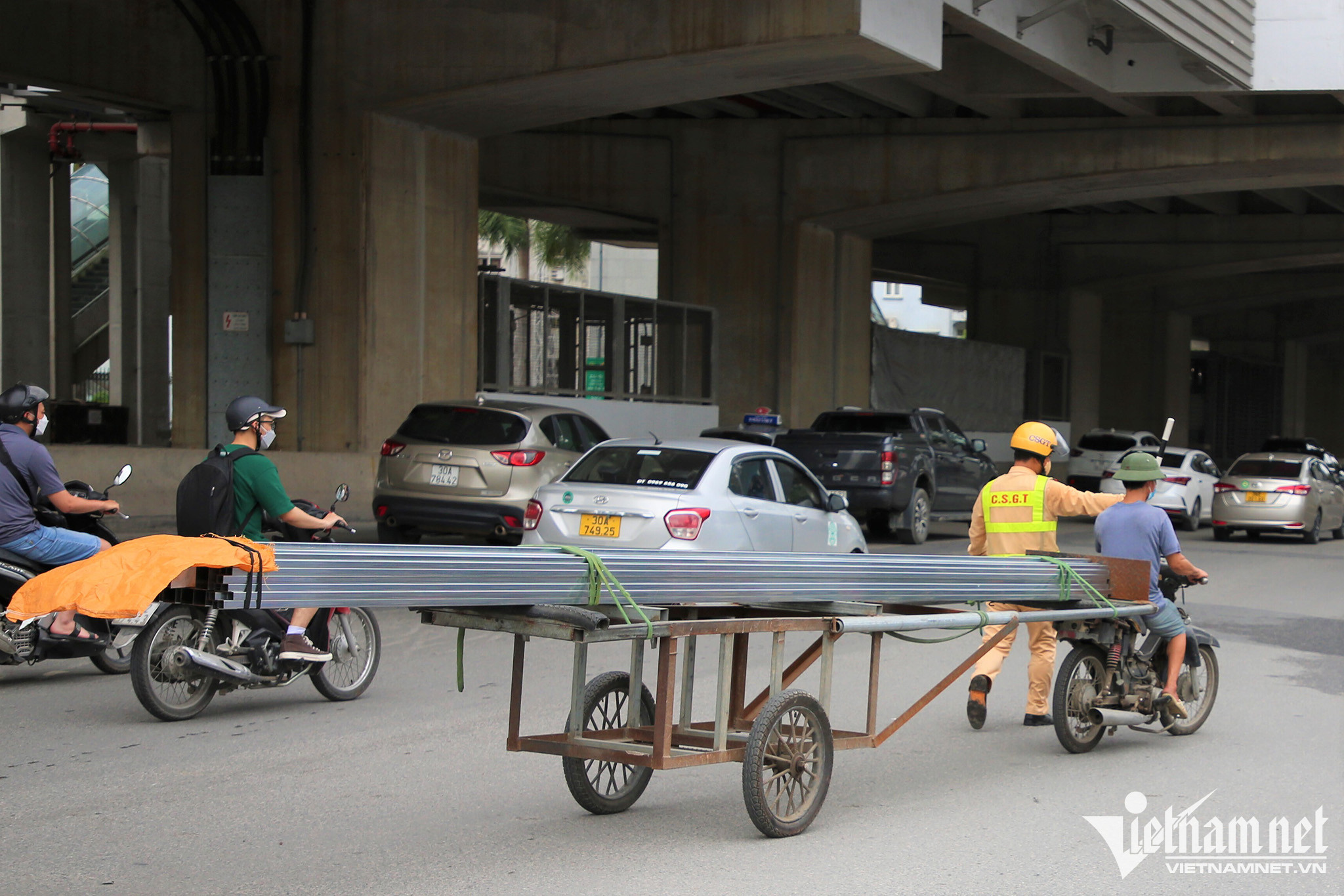 Cho thuê xe lôi kéo ba gác xích lô chở hàng thuê tại TP Vinh Nghệ An  Dịch  vụ