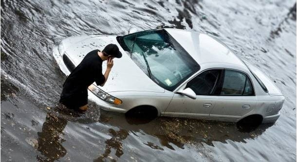 Có nên mua lại ô tô đã từng bị ngập nước?
