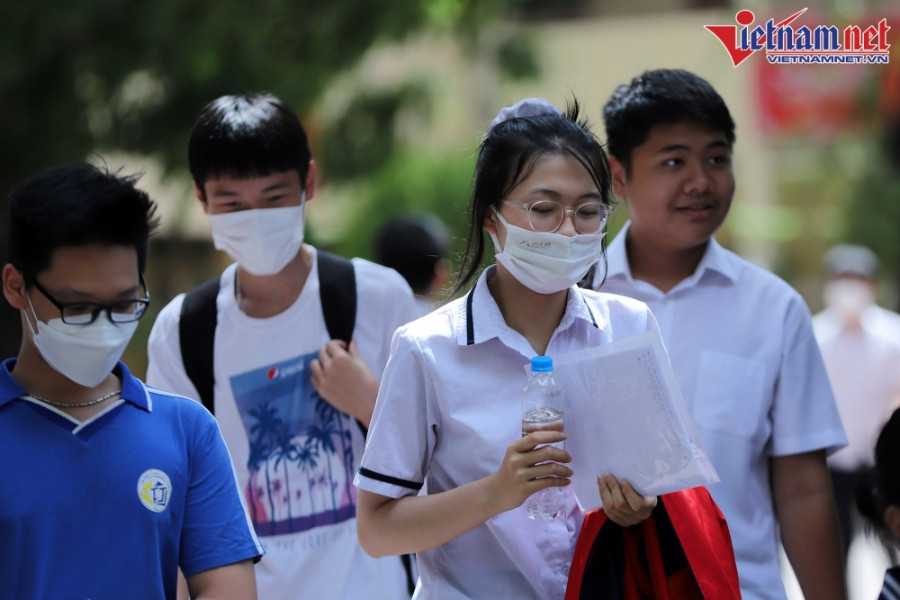 Gợi ý lời giải đề Toán thi lớp 10 chuyên Tin của Hà Nội năm 2022