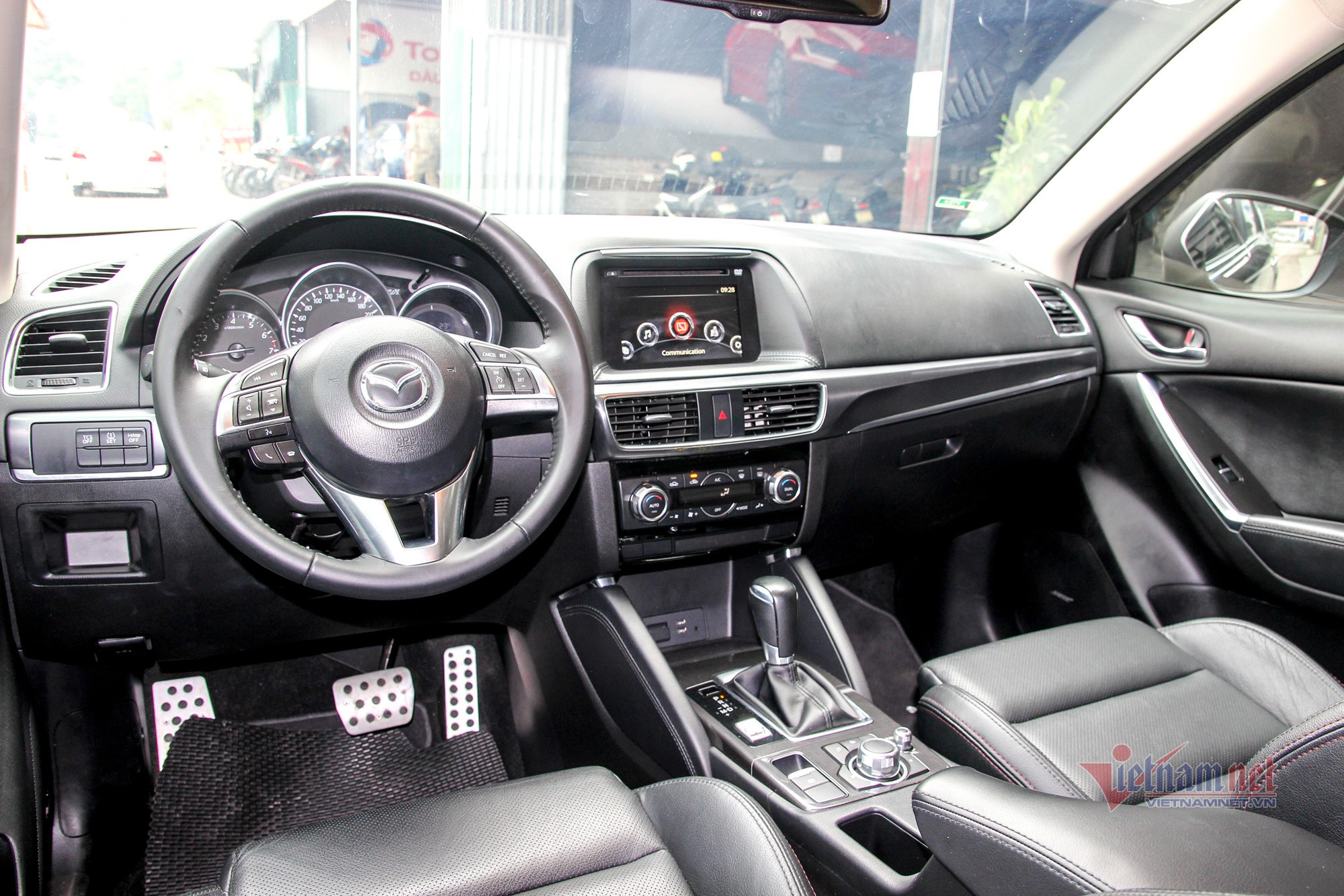 Giá xe Mazda CX5 2017 710 triệu đồng Nhiều công nghệ nhưng nội thất lỗi  thời
