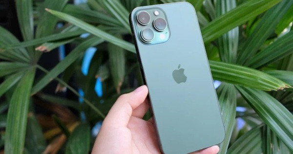 iPhone SE 2022 giảm giá mạnh, loạt iPhone 11, iPhone 13 Pro Max sắp đón bão giá