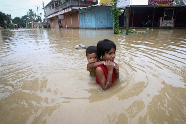 Ấn Độ, Bangladesh: Mưa lũ kinh hoàng, thảm khốc nhất trong hơn 100 năm qua