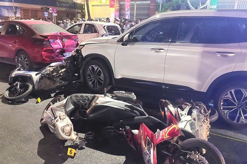 Thai phụ sinh non sau tai nạn liên hoàn 3 ô tô và 5 xe máy