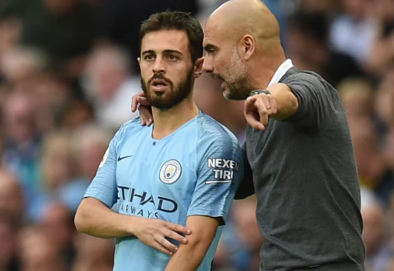 Pep Guardiola úp mở Bernardo Silva rời Man City sang Barca