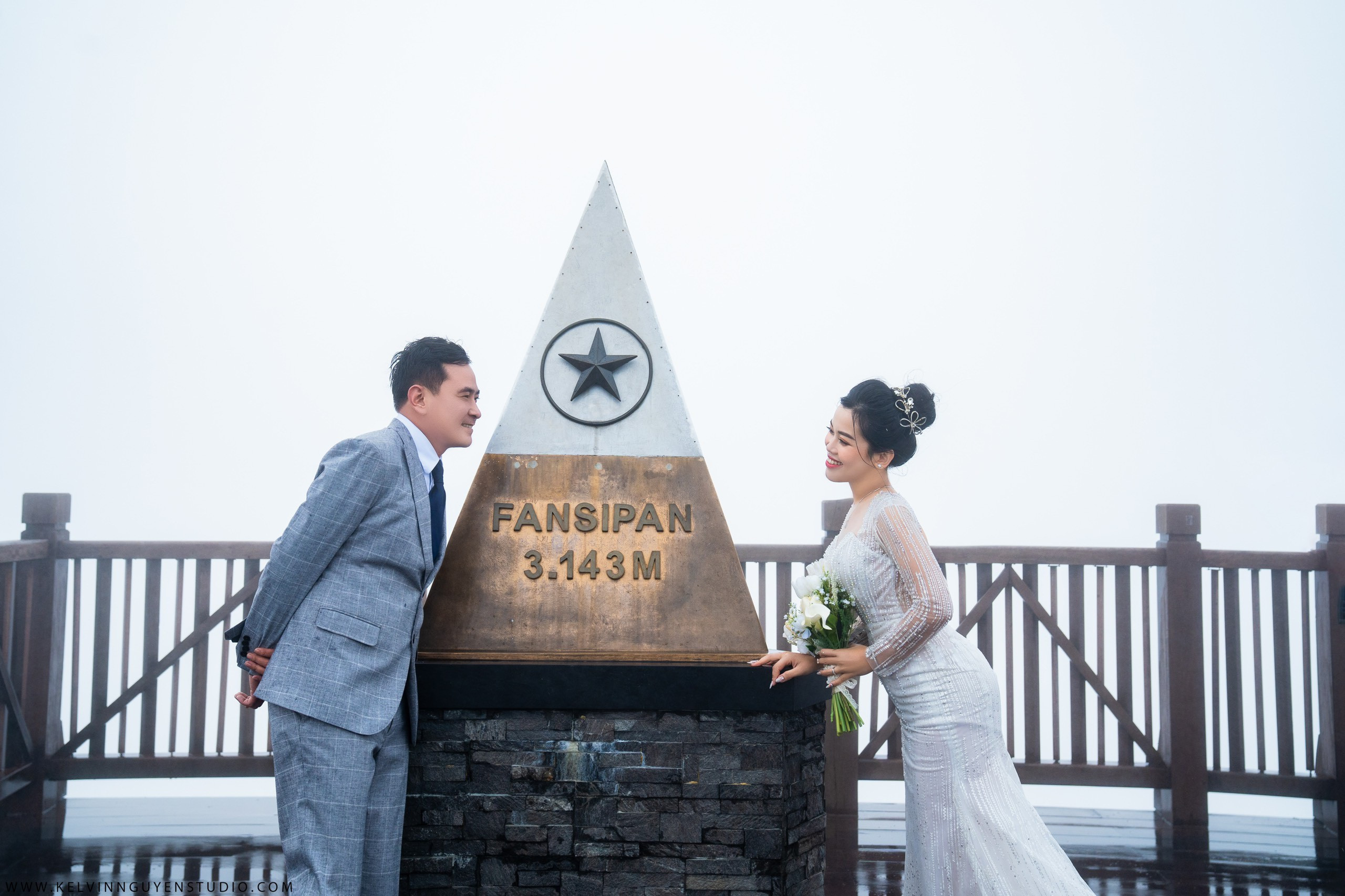 Chú rể vượt 80km rước dâu bằng 12 xe đầu kéo container ở Bến Tre - 7