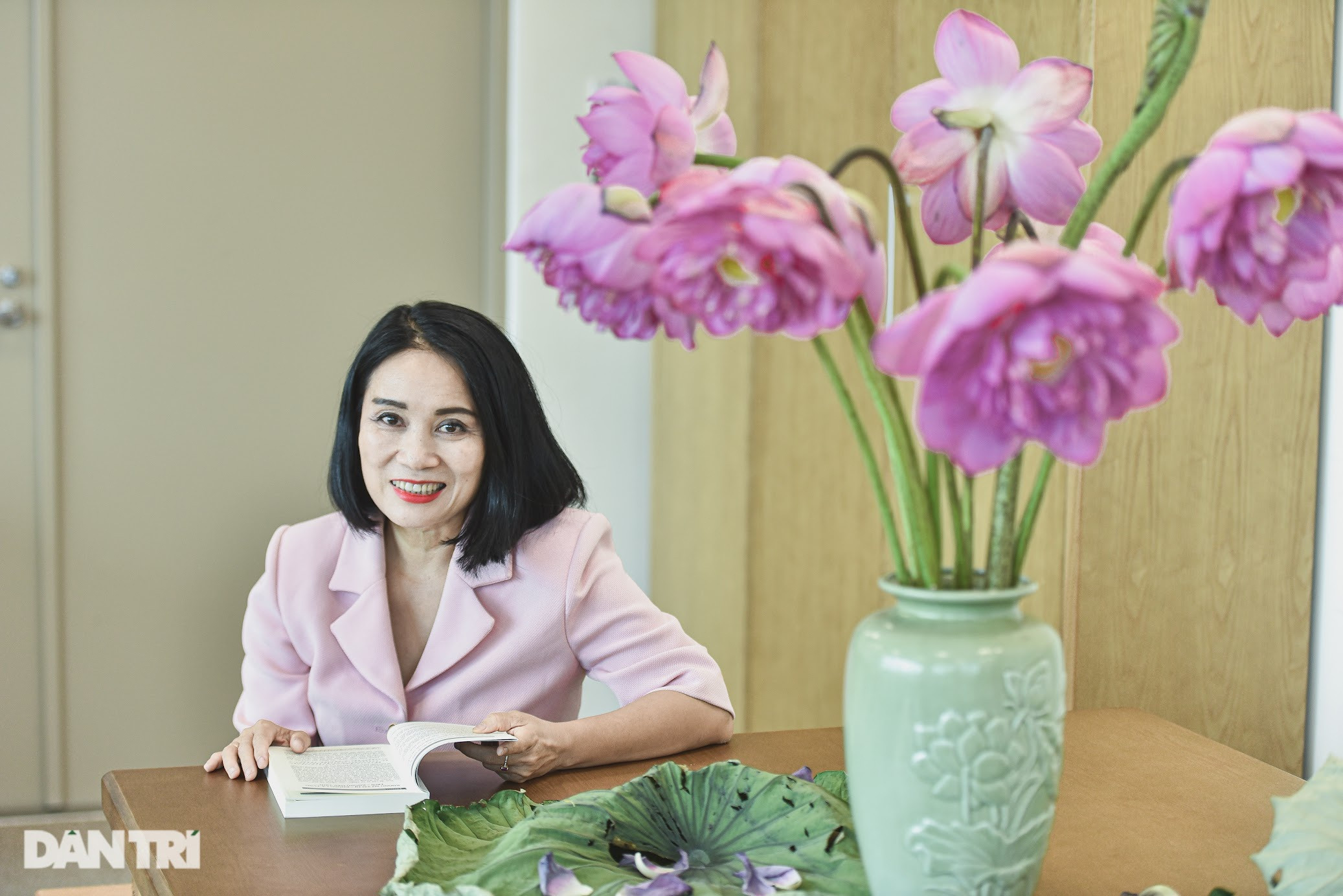 Nhà báo Tạ Bích Loan VTV: Tôi thường bị... lố giờ khi dẫn sóng trực tiếp - 10