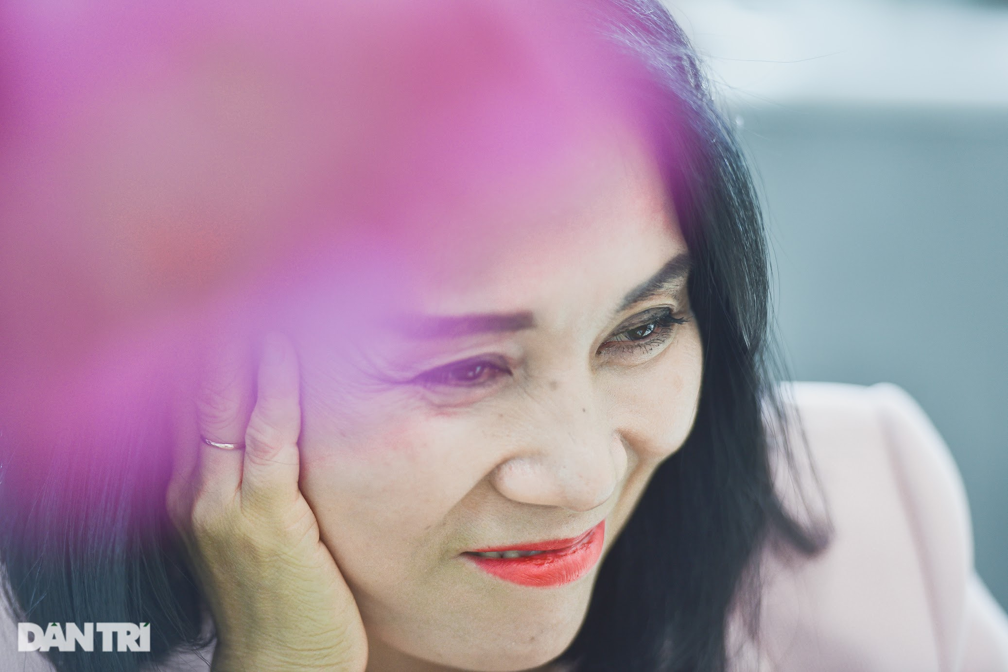 Nhà báo Tạ Bích Loan VTV: Tôi thường bị... lố giờ khi dẫn sóng trực tiếp - 9