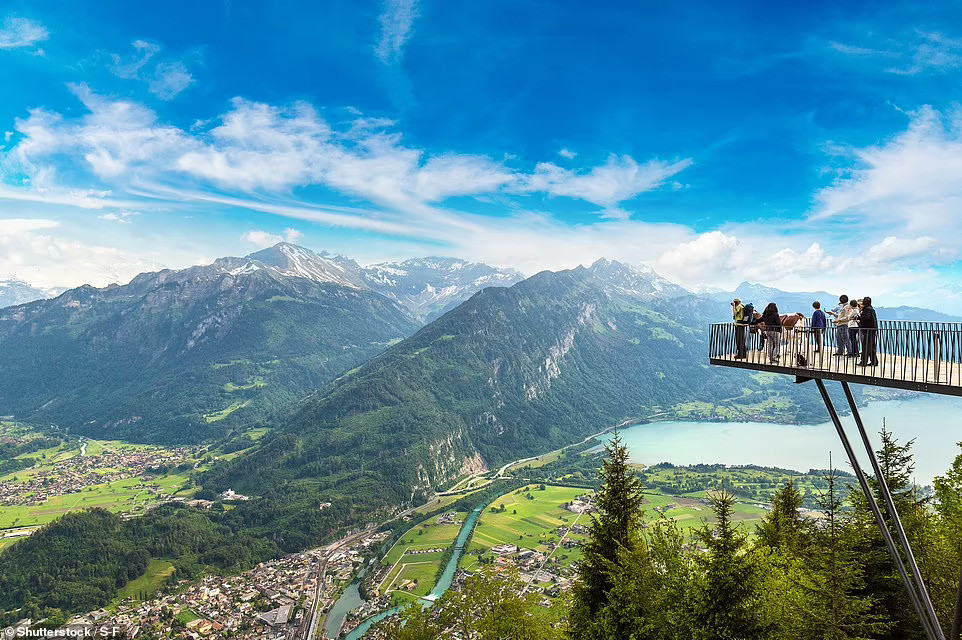 Ngắm những khung hình đẹp như mơ của 'thiên đường giáng thế' Thụy Sĩ