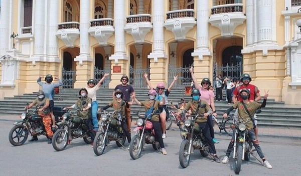 Hanoi motorbike tour, Hoi An cooking class among top travel experiences in Asia hinh anh 1