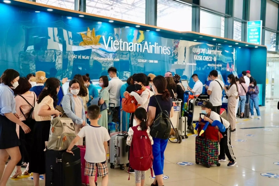 Tourism booms as airfares rise