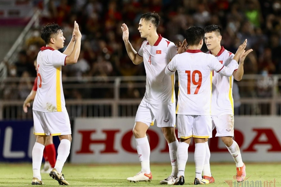 Bảng xếp hạng FIFA tháng 6: Tuyển Việt Nam tiếp tục bỏ xa Thái Lan