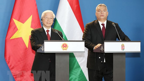 Tuyên bố chung Việt Nam-Hungary về lập quan hệ đối tác toàn diện