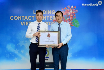 VietinBank nhận giải Trung tâm Dịch vụ khách hàng dẫn đầu Việt Nam 5 năm liên tiếp