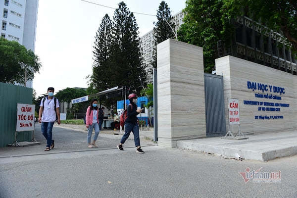 ĐH Y Dược TP.HCM tuyển hơn 2400 chỉ tiêu, học phí cao nhất 77 triệu đồng