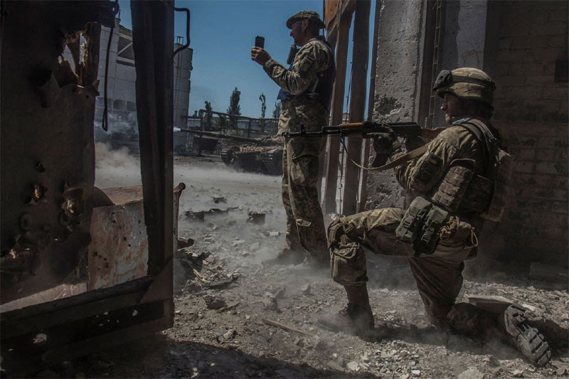 Đổ nát ở thành phố miền đông Ukraine, Kiev lệnh rút quân khỏi 'chảo lửa' Severodonetsk