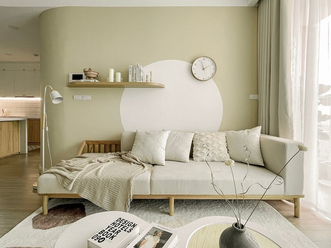Căn hộ 75m2 tone trắng và vàng gỗ khiến gia chủ bất ngờ vì đẹp hơn cả bản vẽ