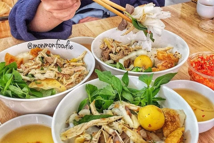 Da Lat’s own twist to the steamed rice cakes