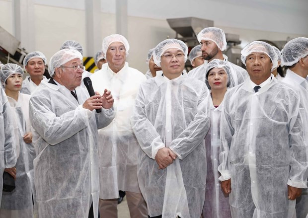 Top legislator meets Deputy Speaker of Hungarian parliament hinh anh 2