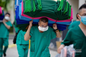 Hơn 800 cán bộ, nhân viên y tế Hà Nội xin nghỉ việc, chuyển công tác