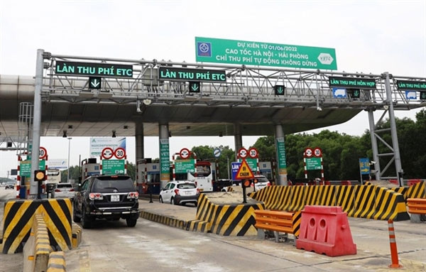 Automatic toll collection set for all expressways in Vietnam by end of July