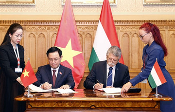 VN, Hungary’s parliaments sign new cooperation agreement