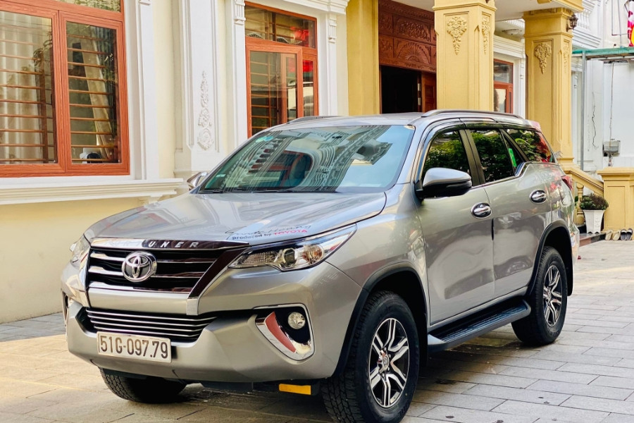 Giá xe Toyota Fortuner 