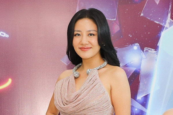 Văn Mai Hương lần đầu hát bolero cho đêm nhạc đặc biệt