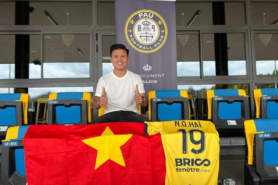 Quang Hải vượt kiểm tra y tế, ra mắt Pau FC