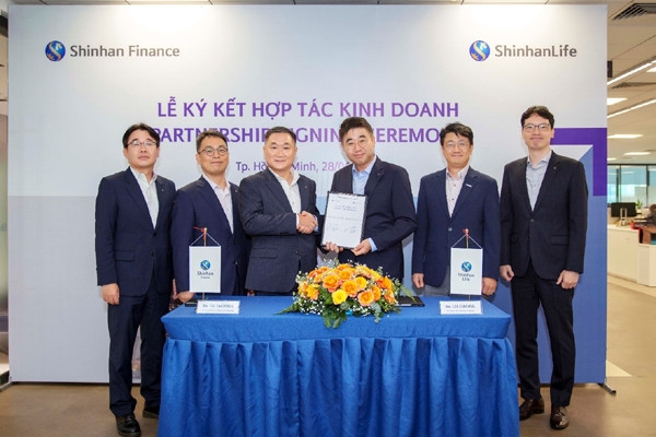 Shinhan Life Việt Nam hợp tác kinh doanh bảo hiểm với Công ty tài chính Shinhan Việt Nam