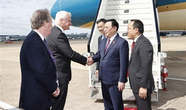 NA Chairman begins official visit to UK hinh anh 1