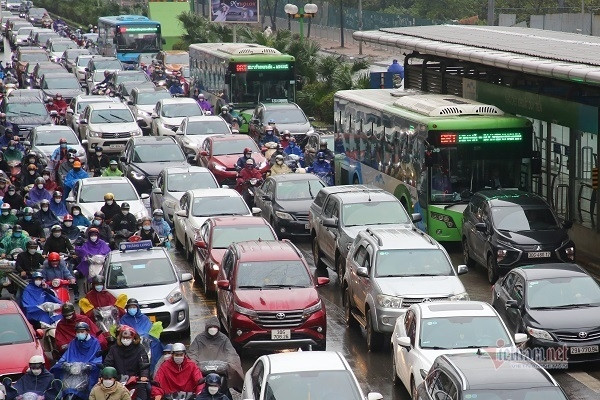 Chuyên gia phản đối đề xuất mới của Hà Nội về làn BRT