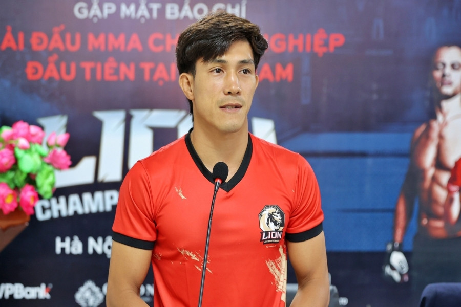 Nguyễn Trần Duy Nhất tranh tài ở Giải Vô địch Sư tử Võ thuật tổng hợp Việt Nam 2022