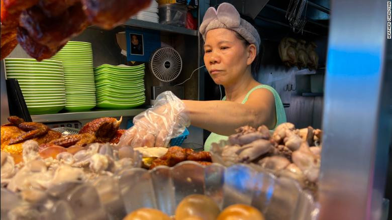 Khủng hoảng cơm gà Singapore: Nhà giàu cũng phải khóc trước nguy cơ thiếu ăn đang đe dọa cả thế giới - Ảnh 3.
