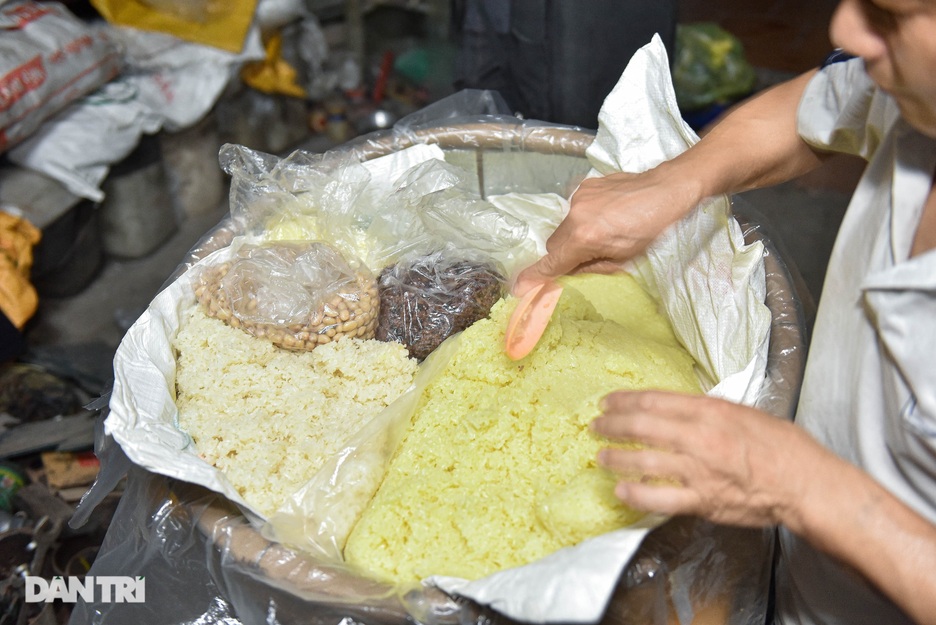 Ngôi làng thức giấc lúc 2h sáng bán đồ diệt sâu bọ ở Hà Nội - 5