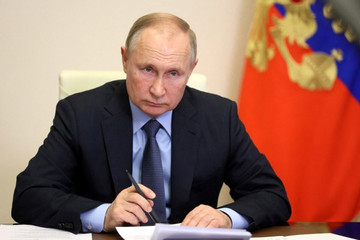 Ông Putin bãi nhiệm 5 tướng Nga