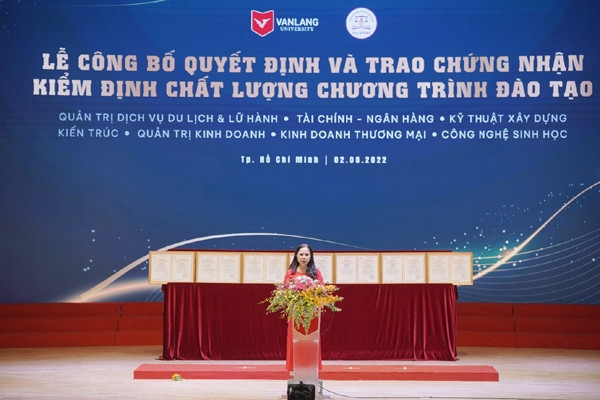 ĐH Văn Lang có thêm 7 chương trình đào tạo đạt kiểm định chất lượng