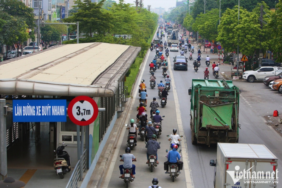 Hà Nội cho xe buýt thường đi vào làn BRT là thất sách