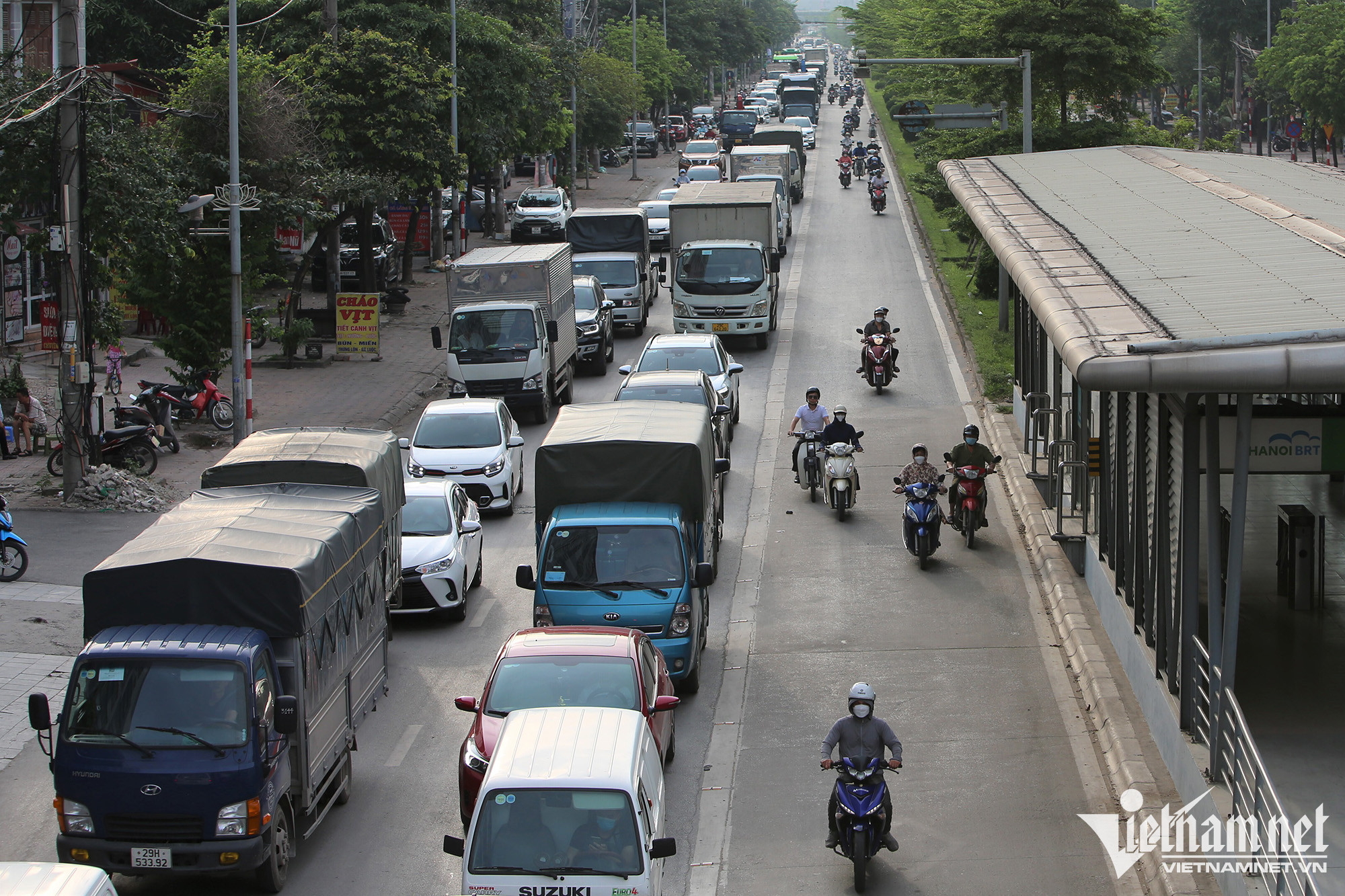 Hà Nội cho xe buýt thường đi vào làn BRT là thất sách