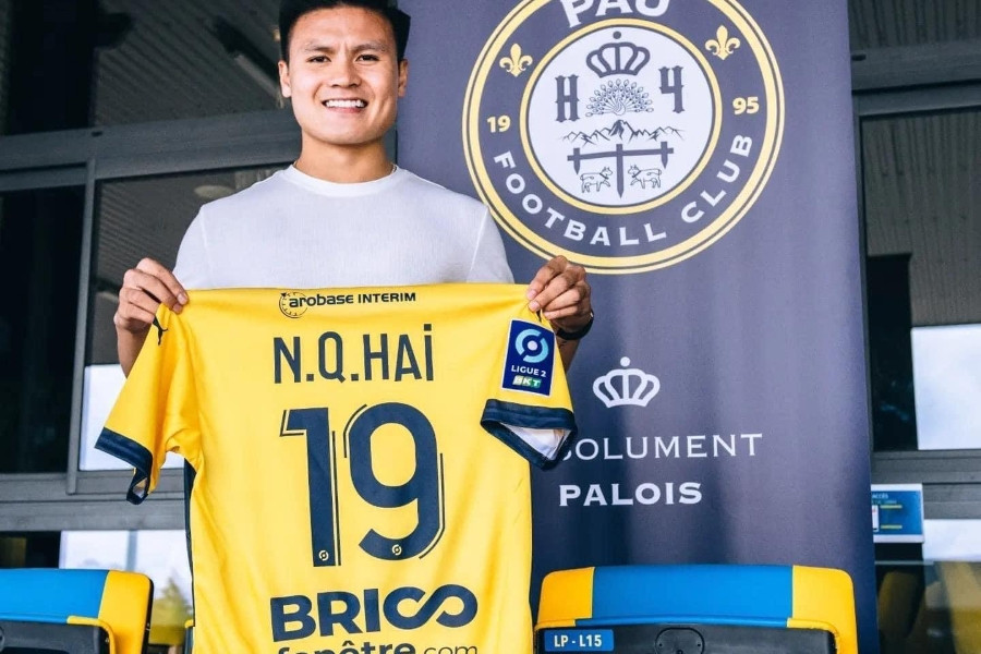 Quang Hải cho thấy bản lĩnh và tham vọng ở họp báo ra mắt Pau FC