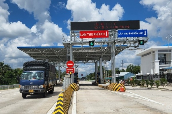 Cao tốc Trung Lương - Mỹ Thuận cho xe chạy qua trạm miễn phí trong 30 ngày