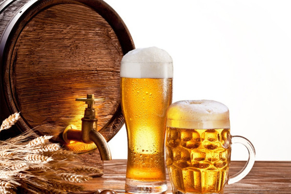 Cồn bia chứa axit tự nhiên giúp làm mờ vết rạn da và tái tạo da một cách hiệu quả