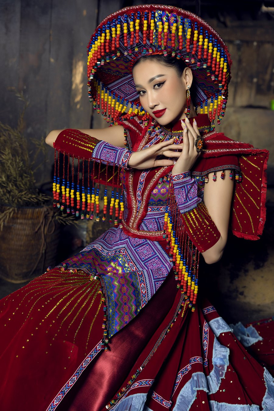 Trang phục dân tộc là một phần không thể thiếu trong văn hóa Việt Nam. Chúng thể hiện sự đa dạng và độc đáo của các dân tộc tại Việt Nam. Hãy khám phá những bộ trang phục đậm chất dân tộc và tìm hiểu về nền văn hóa đa dạng của Việt Nam.