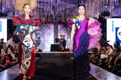 Quảng bá văn hóa du lịch qua thời trang tại Vietnam International Fashion Tour