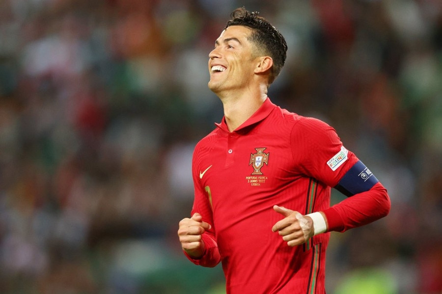 Ronaldo lập cú đúp, Bồ Đào Nha vùi dập Thụy Sĩ