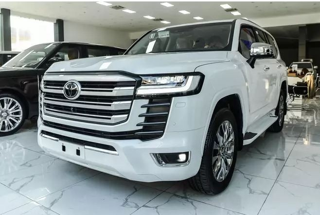 Mua Toyota Land Cruiser, bị đòi thêm 1,3 tỷ đồng không hoá đơn