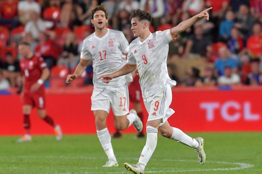 Tây Ban Nha thoát thua CH Séc ở phút 90