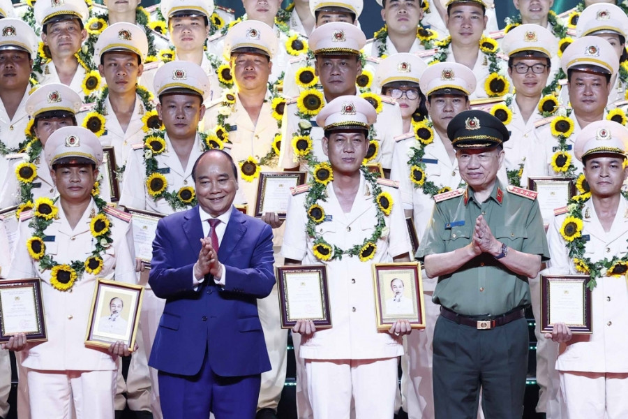 Chủ tịch nước: Xây dựng hình ảnh cán bộ công an xã gần gũi và thực sự phục vụ nhân dân