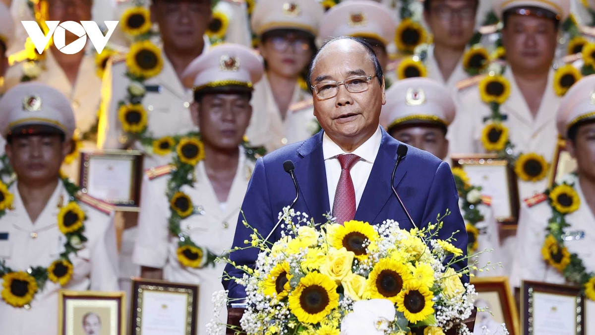 chu tich nuoc xay dung hinh anh can bo cong an xa gan gui va thuc su phuc vu nhan dan hinh anh 1