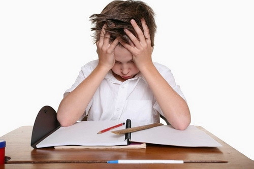Phẫu thuật não cho bé trai bị 6-7 cơn động kinh mỗi ngày