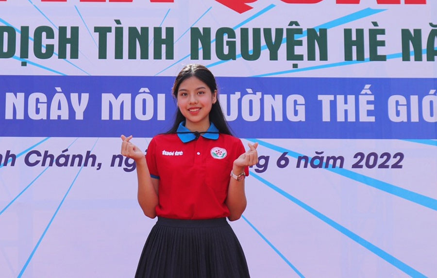 Miss Teen Gia Han participates in the ‘Summer Volunteer Campaign’